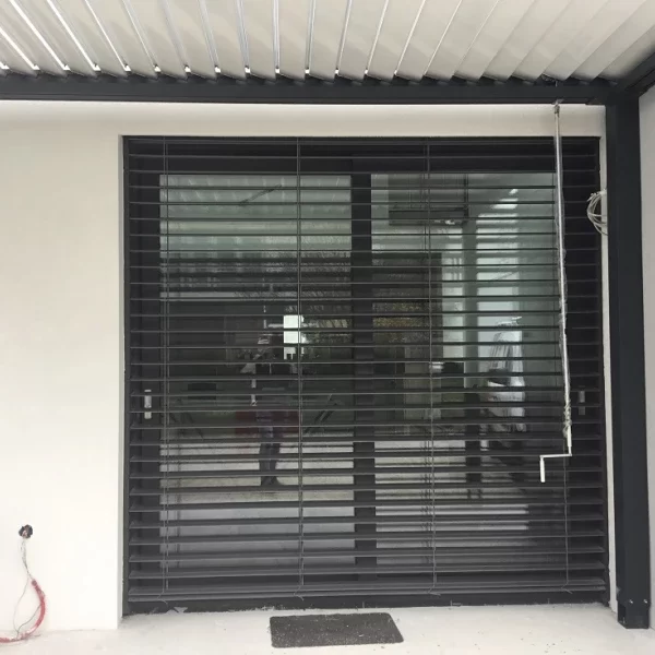 Eko pergola antracit na 4 stebre 2 600x600